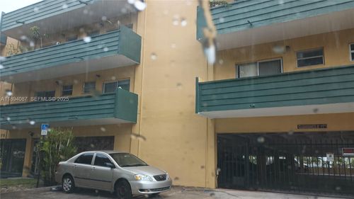 2i-1975 Ne 135th St, North Miami, FL, 33181-2102 | Card Image