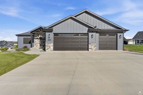 3911 Travers Cir, Manhattan, KS, 66503-3059 | Card Image