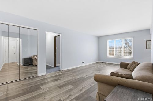 308-39435 Van Dyke Avenue, Sterling Heights, MI, 48313 | Card Image