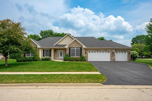 12165 Floyd Dr, Roscoe, IL, 61073-9019 | Card Image