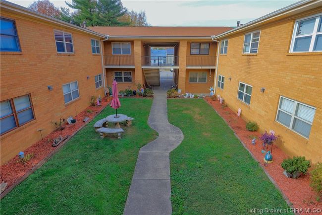 APT-37 - 225 Ettels Ln, Home with 1 bedrooms, 1 bathrooms and null parking in Clarksville IN | Image 6