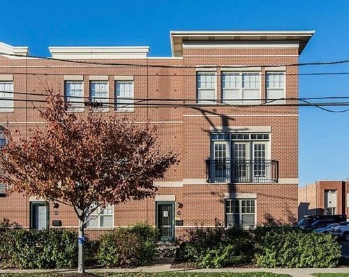 7426 W Fullerton Ave, Elmwood Park, IL, 60707-2633 | Card Image