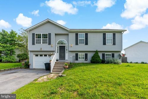 292 Thoreau Dr, INWOOD, WV, 25428-4339 | Card Image