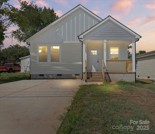 105 Correll St, Salisbury, NC, 28144-9303 | Card Image