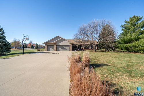 27121 Morning Glory Ave, Harrisburg, SD, 57032-8238 | Card Image