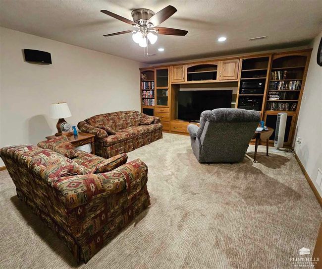 1605 Parkplace Court, House other with 3 bedrooms, 3 bathrooms and null parking in Abilene KS | Image 23