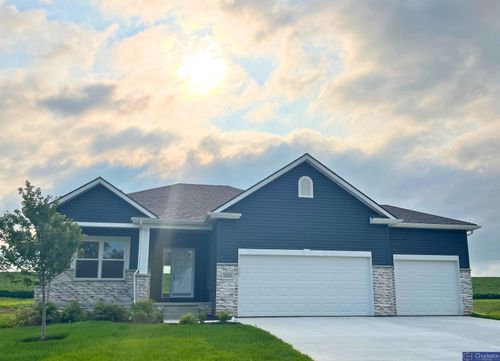 5006 Kestrel Pkwy, Elkhorn, NE, 68022-5028 | Card Image