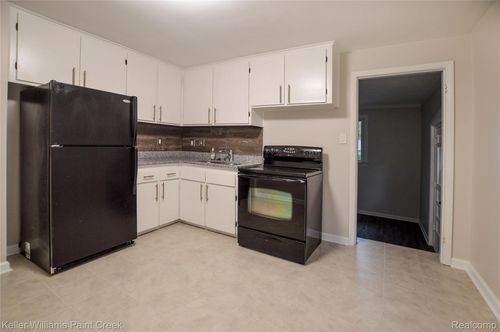 8287 State Park, Center Line, MI, 48015 | Card Image