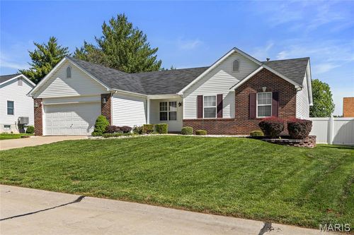 229 Thoroughbred Trl, Saint Peters, MO, 63376-3775 | Card Image