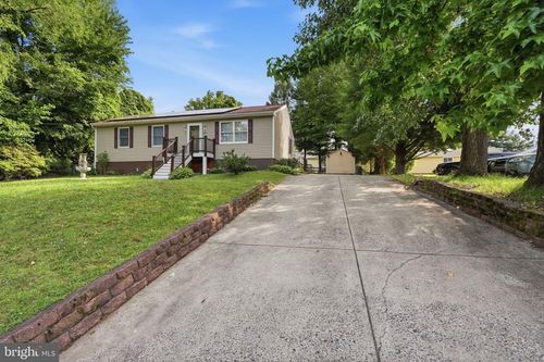 664 Walnut Ave, FEASTERVILLE TREVOSE, PA, 19053-4671 | Card Image