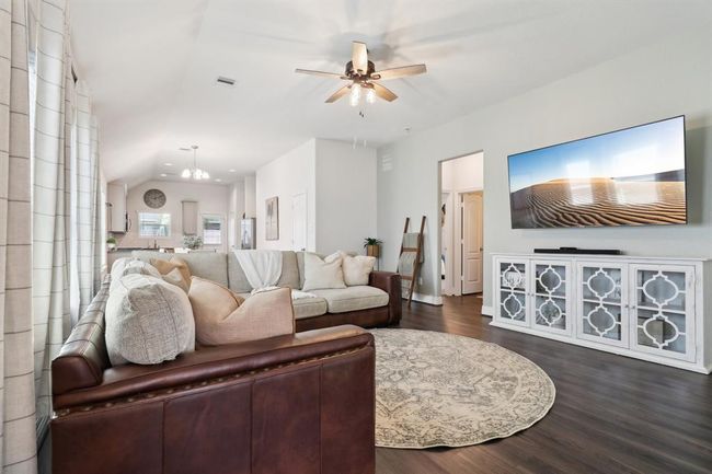 40543 Berylline Ln, House other with 3 bedrooms, 2 bathrooms and 2 parking in Magnolia TX | Image 4
