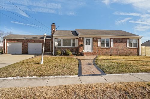 366 Woodbine St, Cranston, RI, 02910-4819 | Card Image