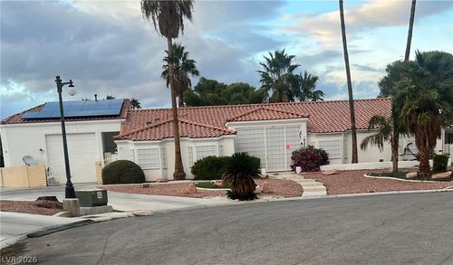 6325 Woodstock Ct, Las Vegas, NV, 89118-3438 | Card Image