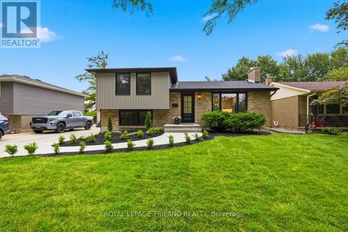110 St Lawrence Boulevard, London South (South O), ON, N6J2X1 | Card Image