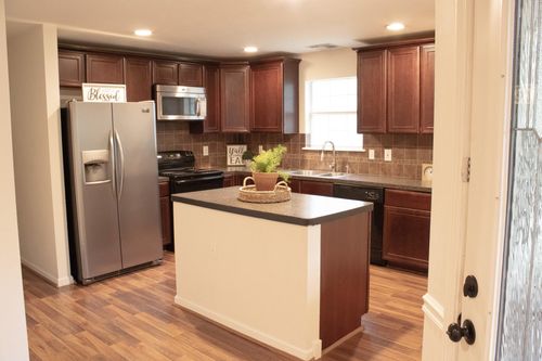 13351 Park Ave, Conroe, TX, 77384-3216 | Card Image