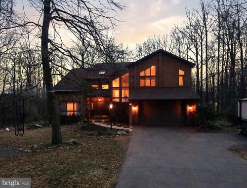 20 Highland Dr, FLEETWOOD, PA, 19522-9617 | Card Image