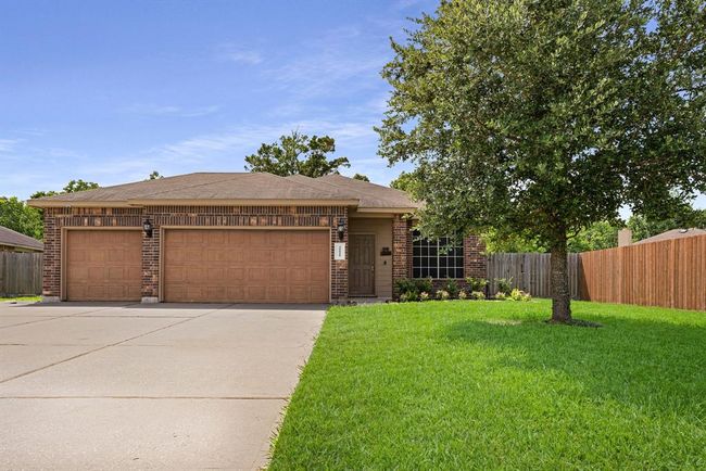 18819 Deer Trace Dr, House other with 3 bedrooms, 2 bathrooms and 2 parking in Crosby TX | Image 5