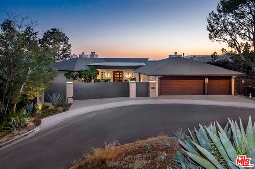 1131 Miradero Rd, Beverly Hills, CA, 90210-2531 | Card Image
