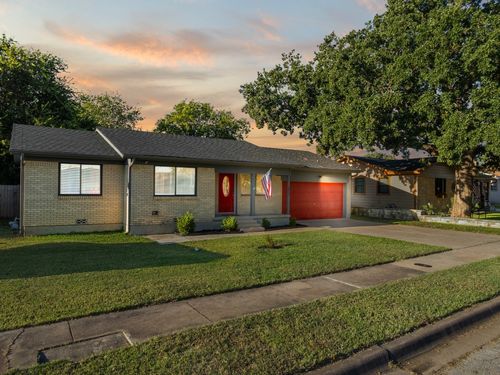 2806 Live Oak Dr, Copperas Cove, TX, 76522-3319 | Card Image