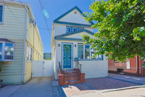 8518 53rd Ave, Elmhurst, NY, 11373-4327 | Card Image