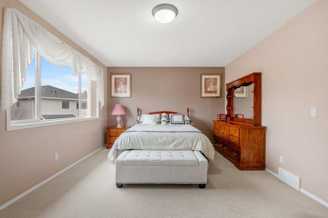 226 Everwillow Close Sw, House other with 5 bedrooms, 4 bathrooms and 4 parking in Calgary AB | Image 25