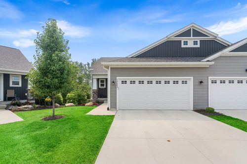 18-13683 Legends View Ct, Holland, MI, 49424-9466 | Card Image