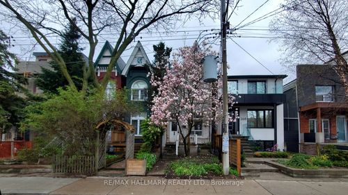 266 1/2 Euclid Ave, Toronto, ON, M6J2K2 | Card Image