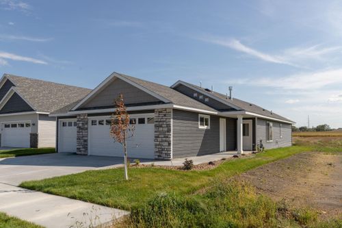 2015 Douglas Trail Drive Se, Pine Island, MN, 55963 | Card Image