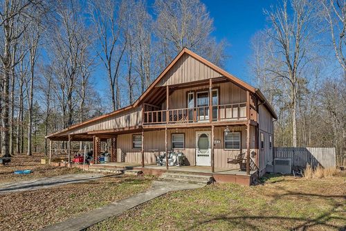 166 Brady Ln, Hilham, TN, 38568-5913 | Card Image