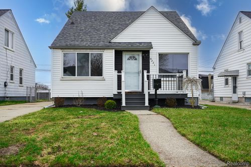 8221 Coolidge, Center Line, MI, 48015 | Card Image