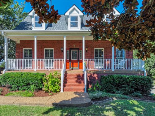 9725 Dogwood Dr, Bon Aqua, TN, 37025-3116 | Card Image