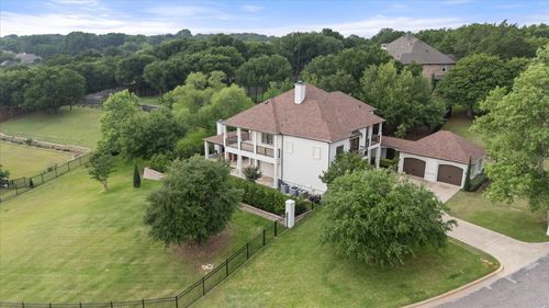 8924 Waterchase Cir, Fort Worth, TX, 76120-2864 | Card Image
