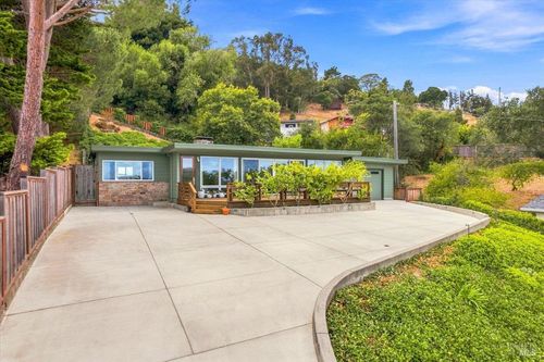951 Meadowsweet Dr, Corte Madera, CA, 94925-1761 | Card Image
