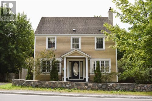 74 W Valley Rd, Corner Brook, NL, A2H2X6 | Card Image