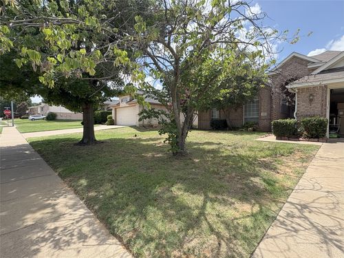 2102 Driskell Ln, Corinth, TX, 76210-6422 | Card Image