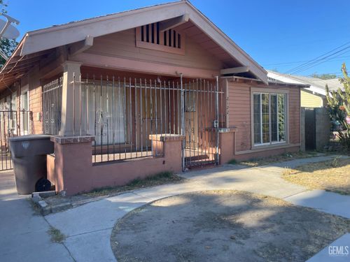 2122 Palm St, Bakersfield, CA, 93304-1902 | Card Image