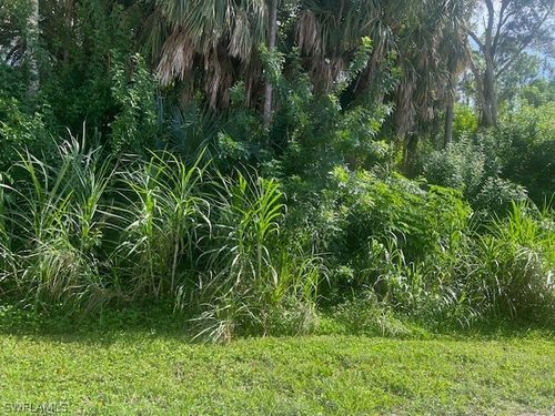 xxx Pine Tree Dr, NAPLES, FL, 34112 | Card Image
