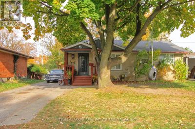 1656 Moffatt Ave, House other with 3 bedrooms, 2 bathrooms and 7 parking in London ON | Image 2