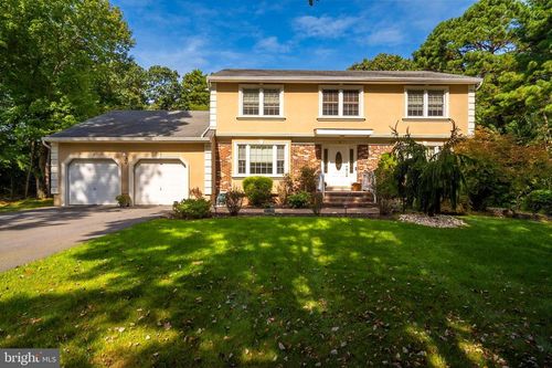 15 Toby Ter, MONROE TOWNSHIP, NJ, 08831-8564 | Card Image