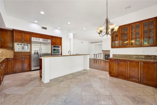 Kitchen | Image 10