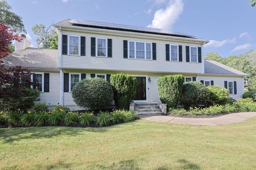 11 Heron Ln, Hopedale, MA, 01747-1442 | Card Image