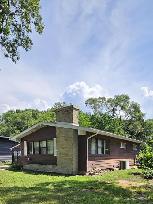 8303 Locust Ave, Gary, IN, 46403-1471 | Card Image