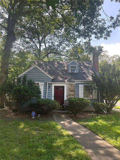 17667 Patton St, Detroit, MI, 48219-2588 | Card Image