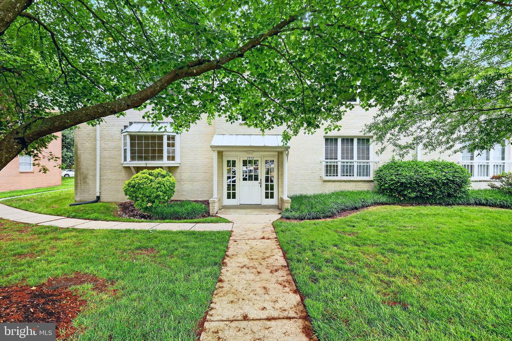 Residential in FALLS CHURCH 2