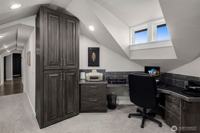Desk area in apartment. Apartment has laundry as well! | Image 31