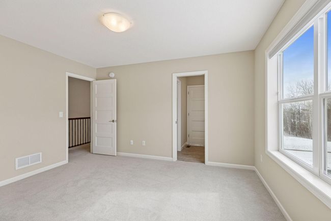 Full Jack & Jill Bath with separate tub/toilet space | Image 32
