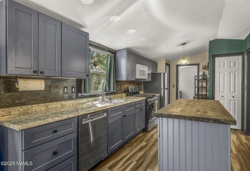 2136 Tovar Trl, Flagstaff, AZ, 86005-3688 | Card Image