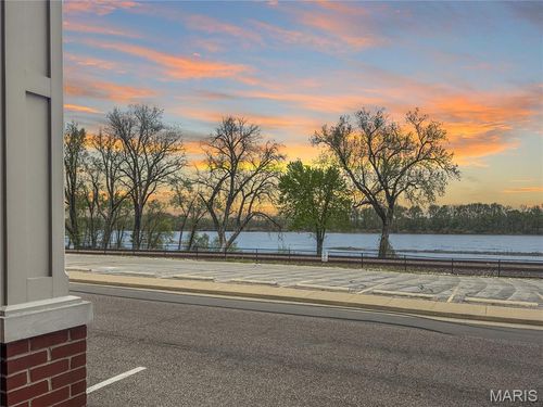524 W Front St, Washington, MO, 63090-1809 | Card Image