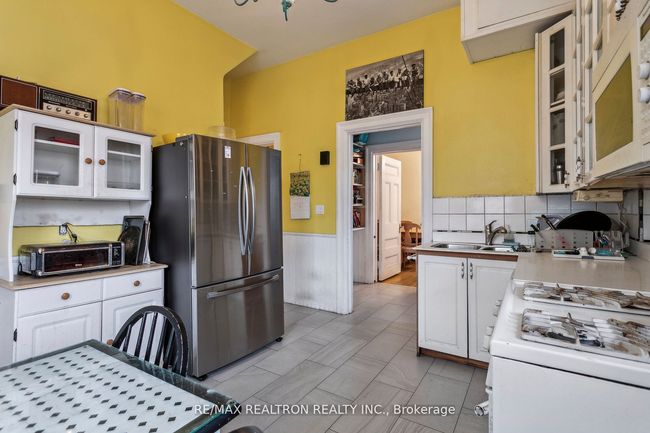 177 Dowling Ave, House other with 8 bedrooms, 3 bathrooms and 2 parking in Toronto ON | Image 15