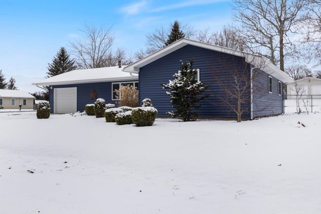 301 N Hickory St W, House other with 3 bedrooms, 2 bathrooms and null parking in North Webster IN | Image 5